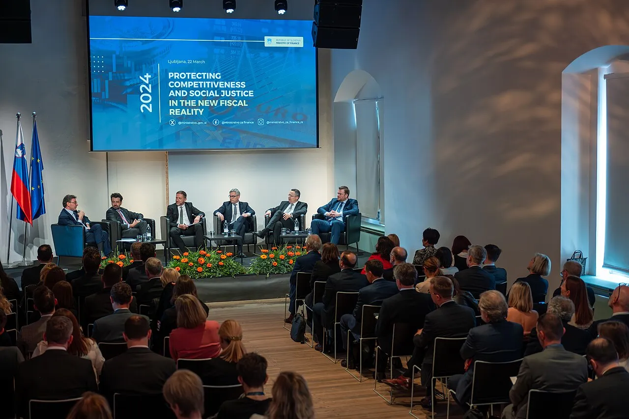 Een evenement van het Sloveense ministerie van Financiën over begrotingsbeleid in het kasteel van Ljubljana.