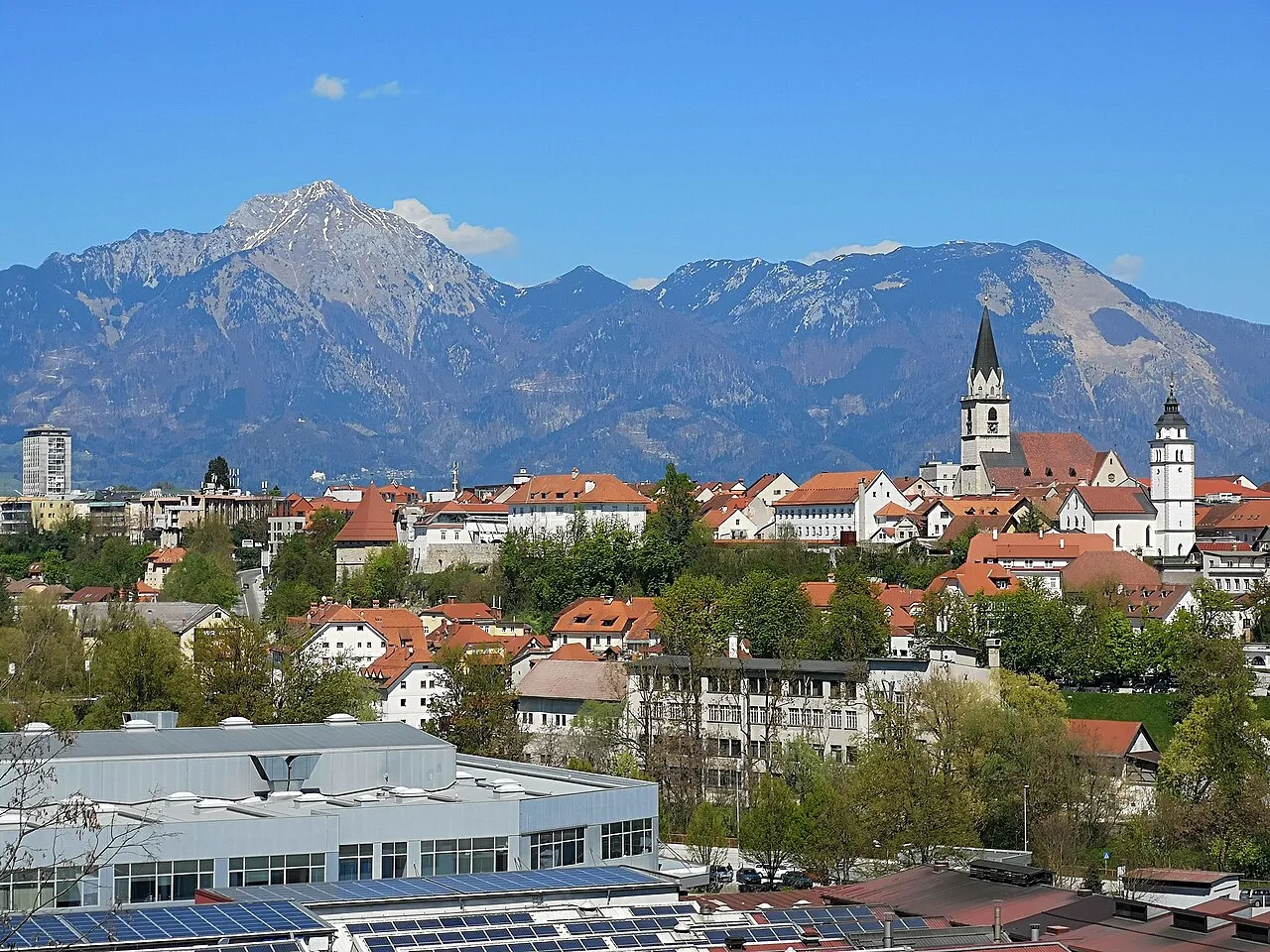 Uitzicht op de stad Kranj, Slovenië.