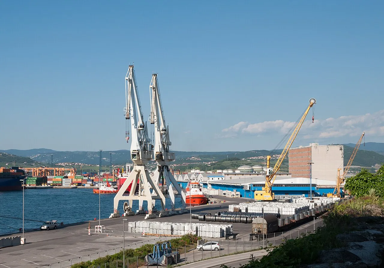 Uitzicht over de haven van Koper, Slovenië, waar in 1991 de laatste Joegoslavische soldaat het land verliet.
